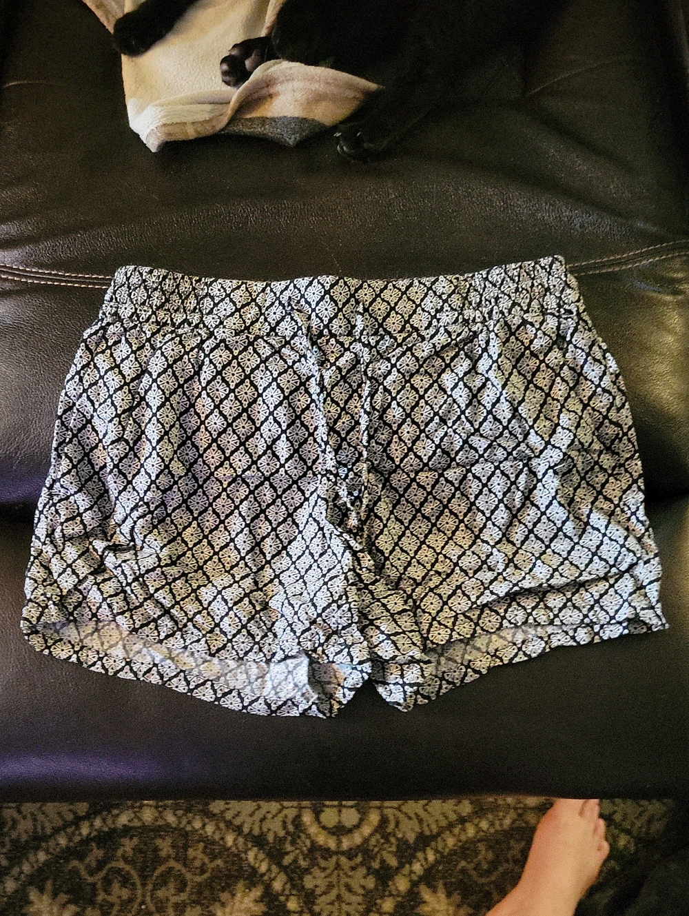 Old Navy Black and White Geometric Athletic Lounge Shorts